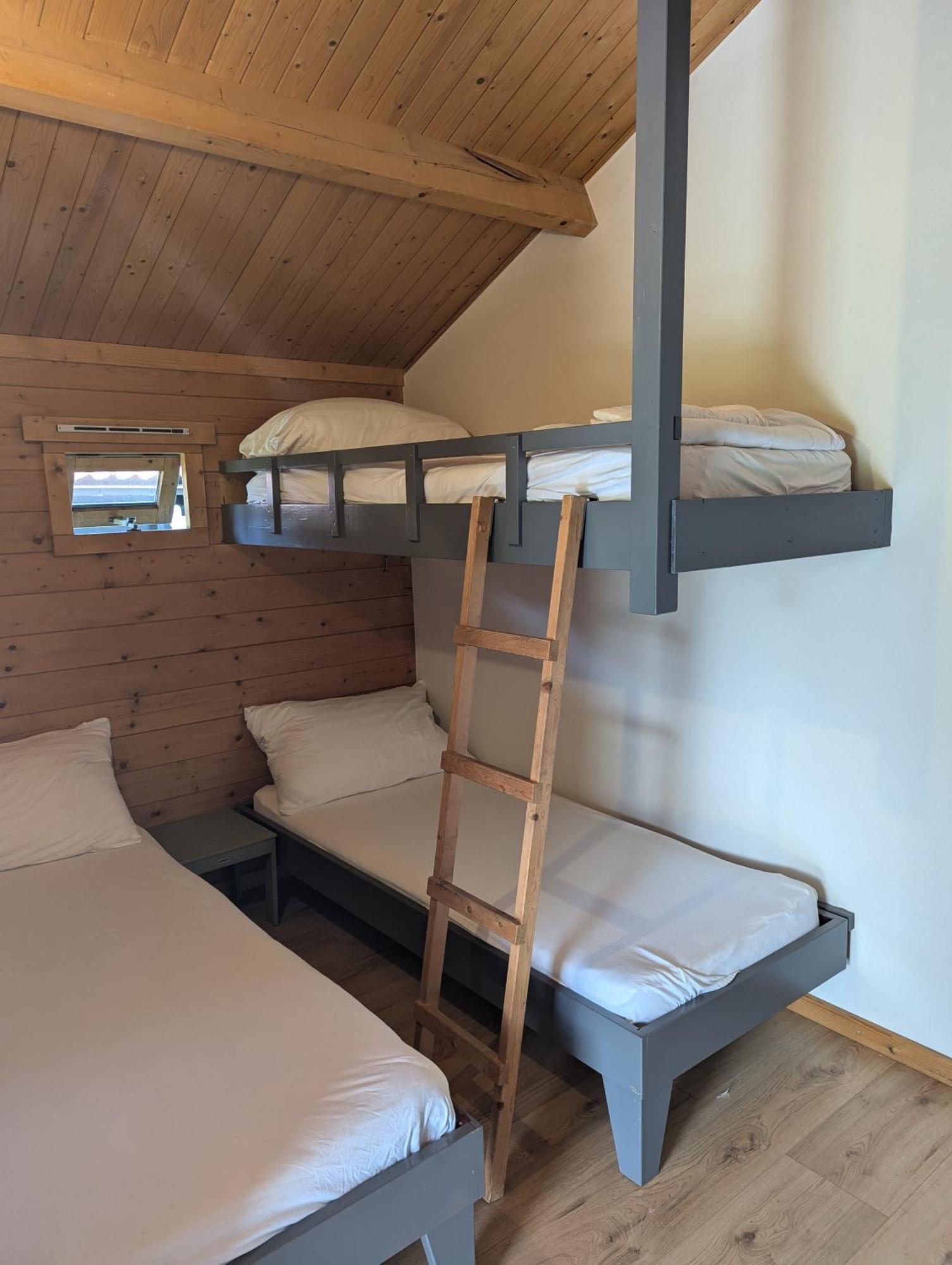 The Bee - Trekkershuts & Apartment Opperdoes Exterior foto